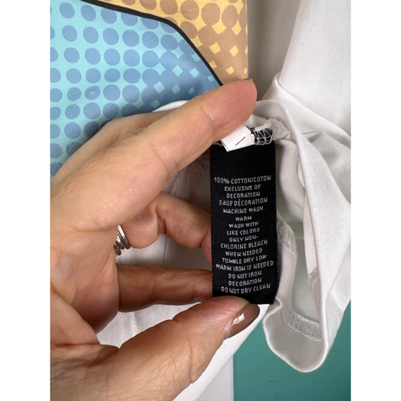 Black Pyramid Pop Art Graphic Tee White Large Comic Style Crying Girl Shirt Chri - Picture 4 of 7